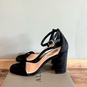 Steve Madden Chunky heels size 9
